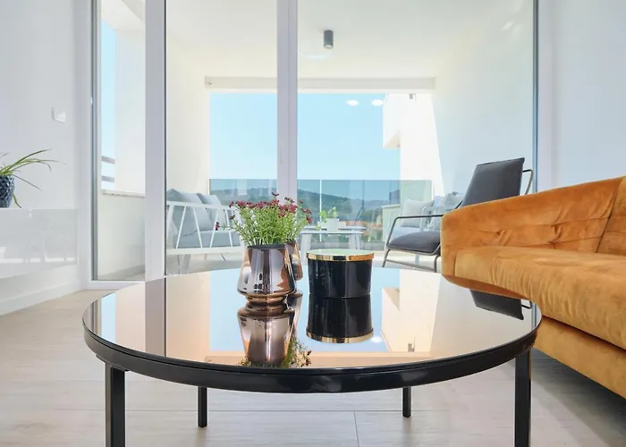 Queen * 特罗吉尔