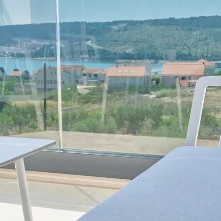 Queen Τρογκίρ