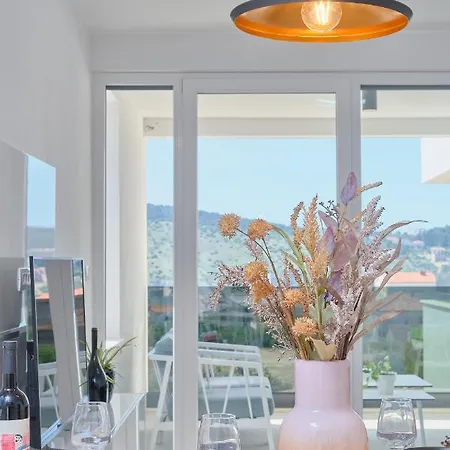 Queen Apartment